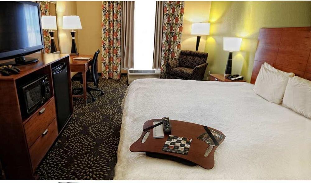Hampton Inn & Suites Harlingen Room photo